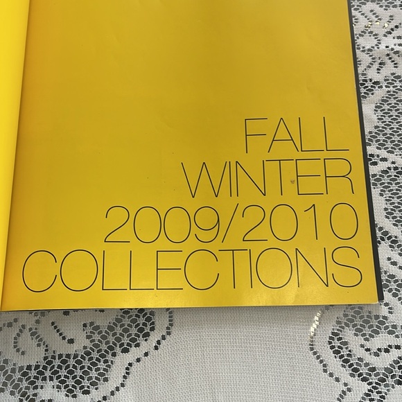 2009-2010 Large Versace catalog - Picture 13 of 15